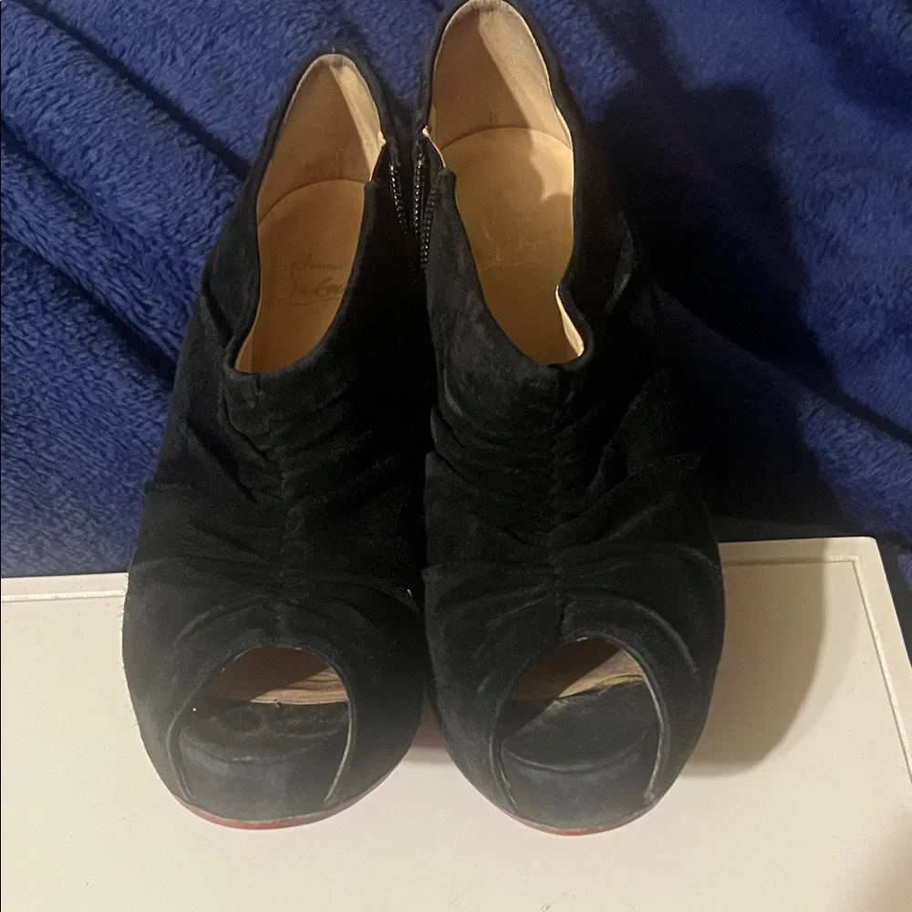Christian Louboutin Black Peep-Toe Heels with Red Sole - Picture 3 of 8